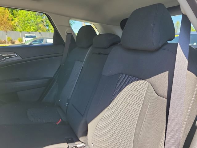 Used 2023 Kia Sportage LX image 10