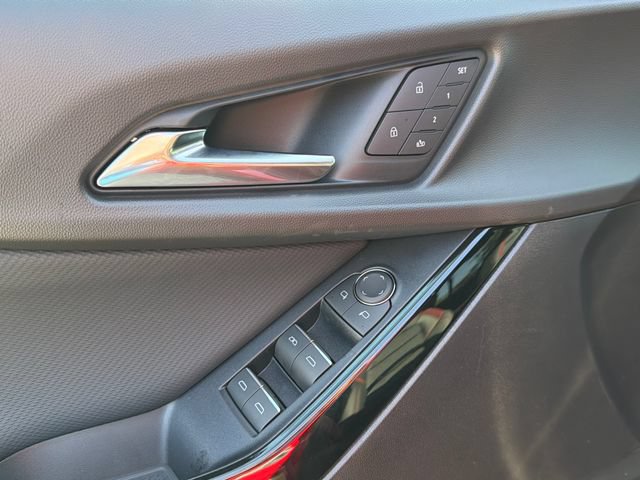 New 2027 Chevrolet Equinox RS w/ Convenience Package III FWD image 24