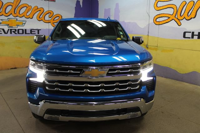 Used 2022 Chevrolet Silverado 1500 LTZ w/ Z71 Off-Road Package AWD/4WD image 3