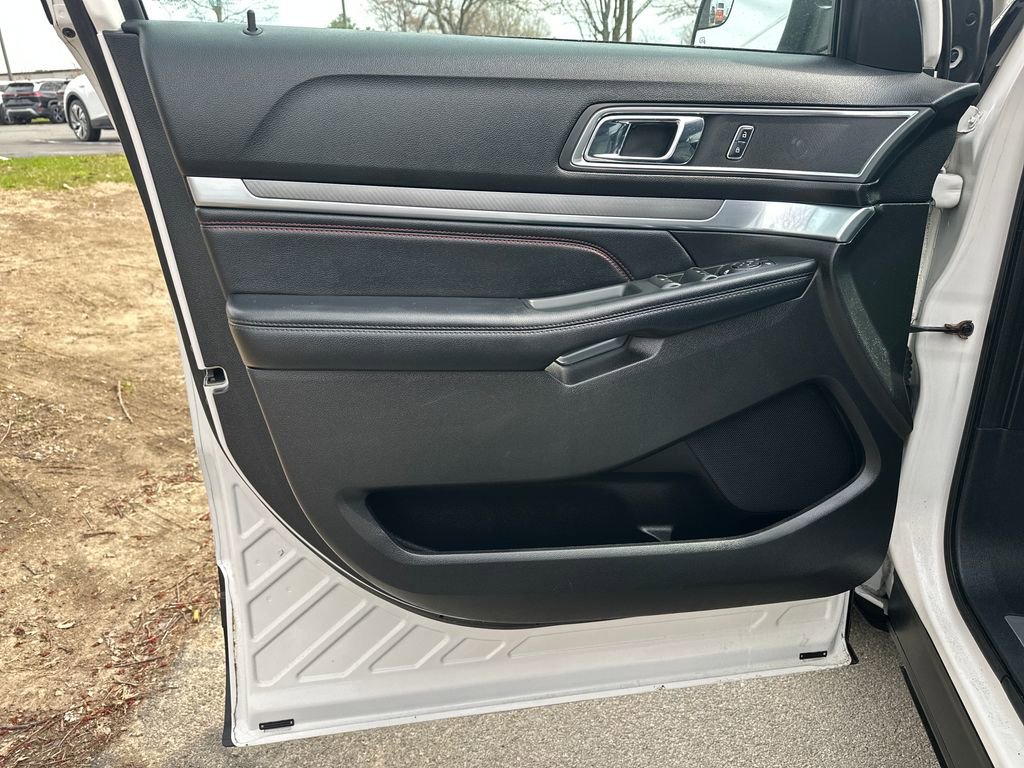 Used 2017 Ford Explorer Sport AWD/4WD image 5