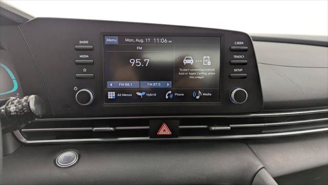 Used 2025 Hyundai Elantra Hybrid FWD image 26