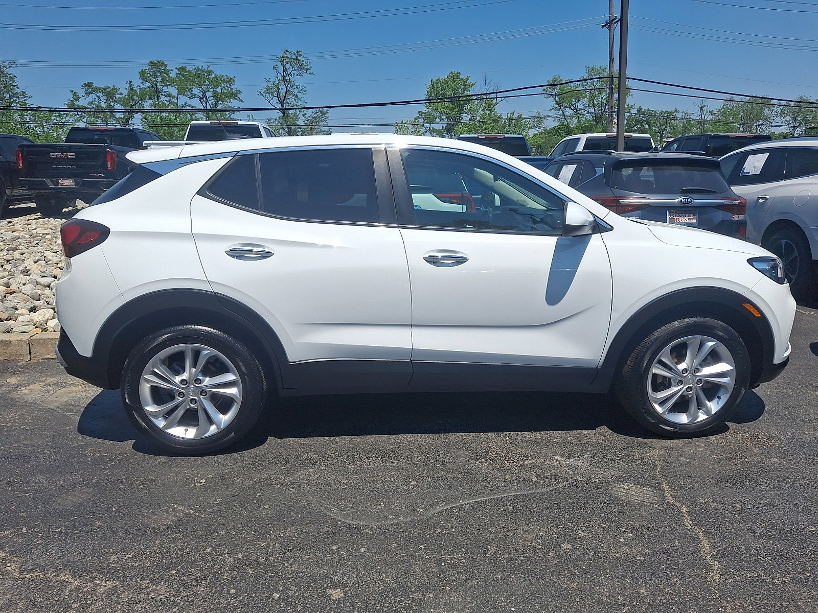 Used 2023 Buick Encore GX Preferred w/ Cold Weather Comfort Package AWD/4WD image 7