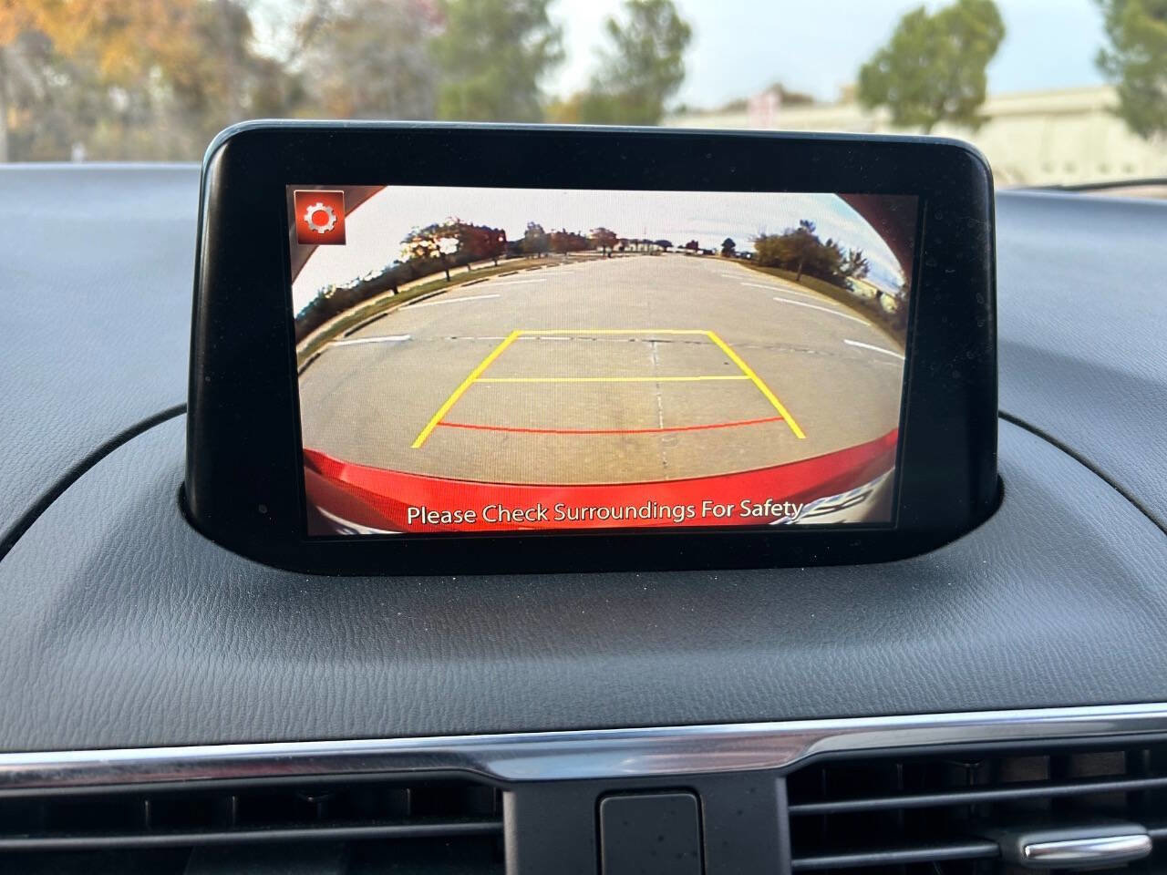 Used 2017 MAZDA MAZDA3 Grand Touring image 22