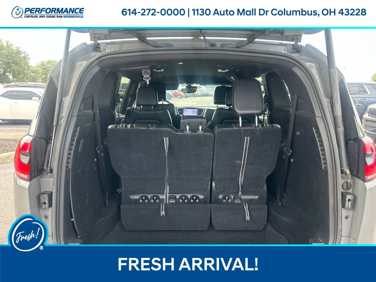 Used 2025 Chrysler Pacifica Select FWD image 14