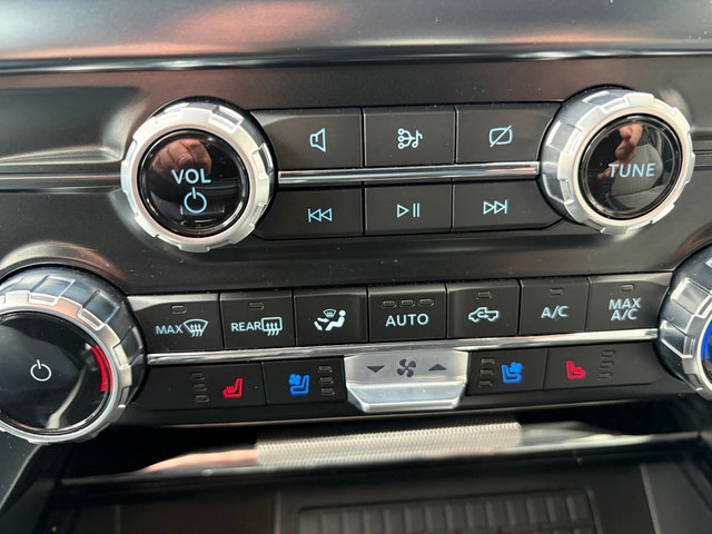 Used 2023 Ford F150 Limited image 65