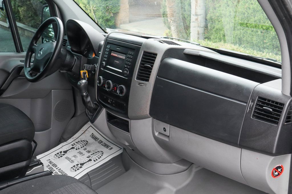 Used 2016 Mercedes-Benz Sprinter 2500 image 35