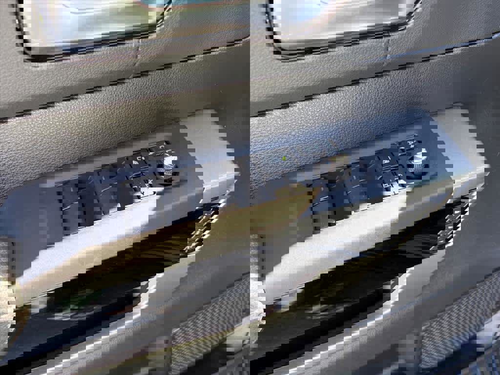 Used 2023 Toyota Sequoia Limited image 21