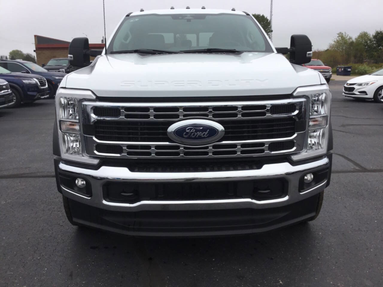 Used 2023 Ford F550 4x4 Crew Cab Super Duty image 3