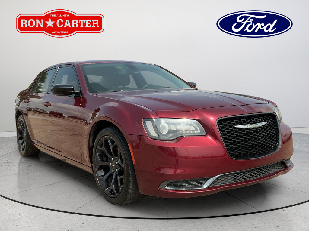 Used 2020 Chrysler 300 Touring w/ Sport Appearance Package RWD image 1