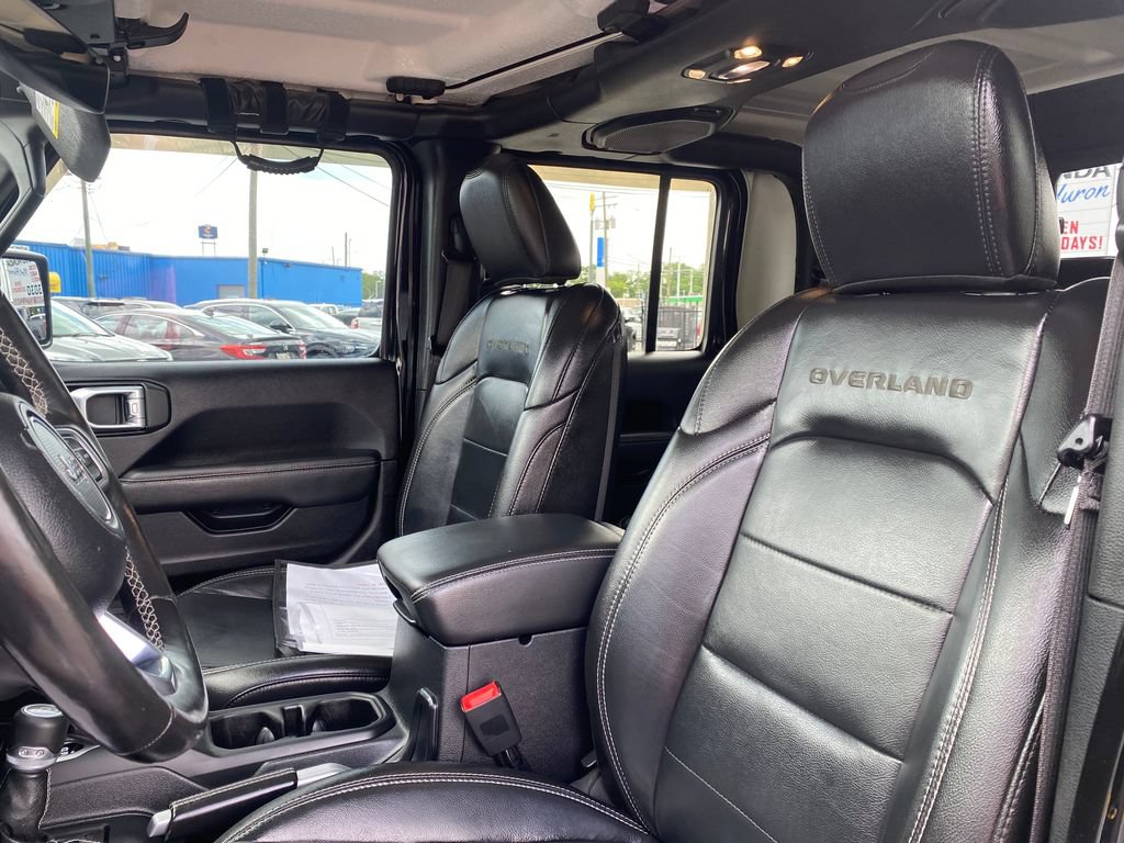 Used 2020 Jeep Gladiator Overland w/ Dual Top Group AWD/4WD image 11