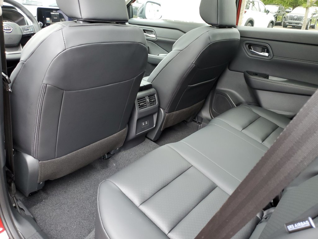 New 2026 Nissan Rogue Dark Armor AWD/4WD image 15