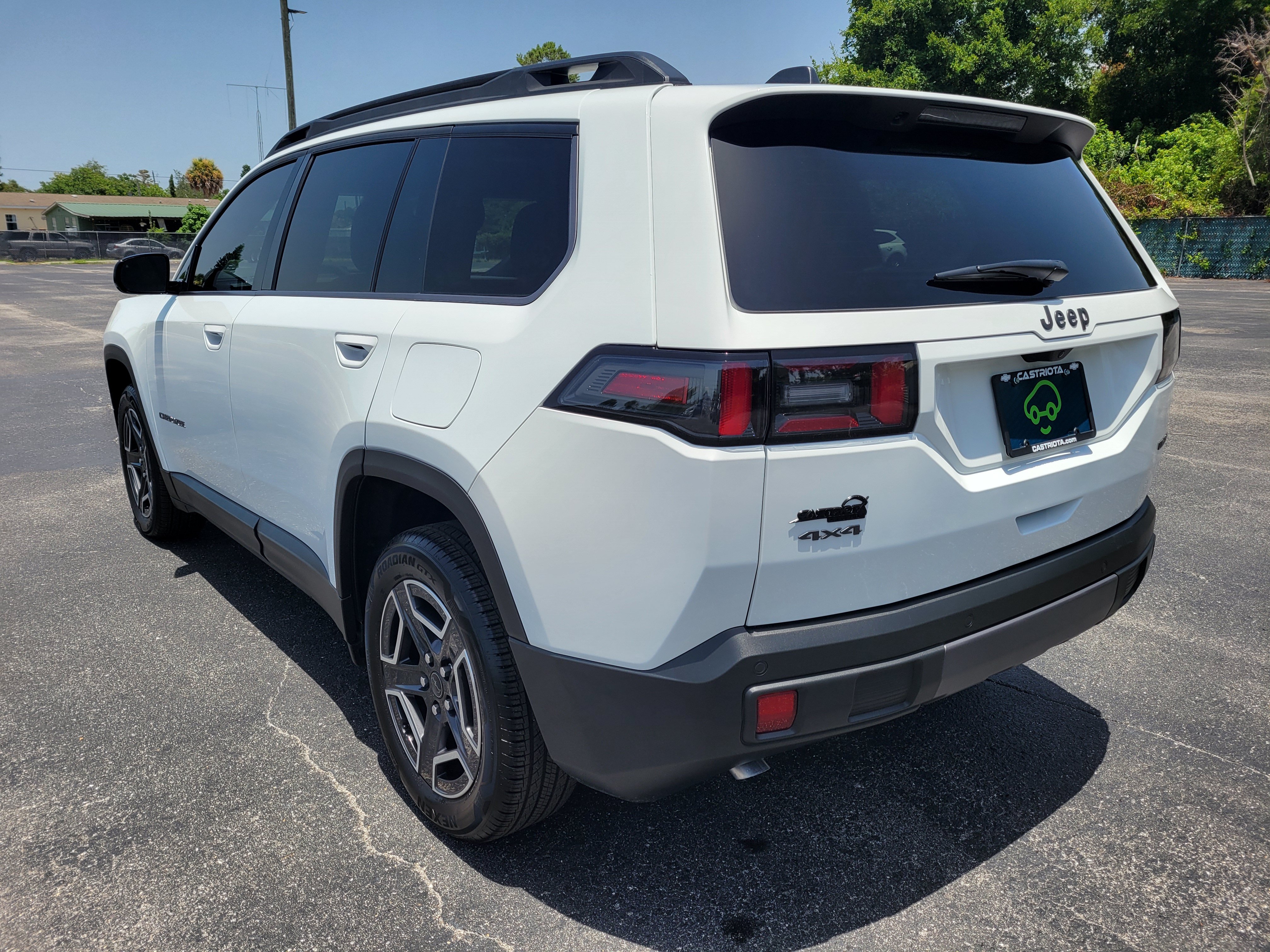 Used 2026 Jeep Cherokee Limited AWD/4WD image 8