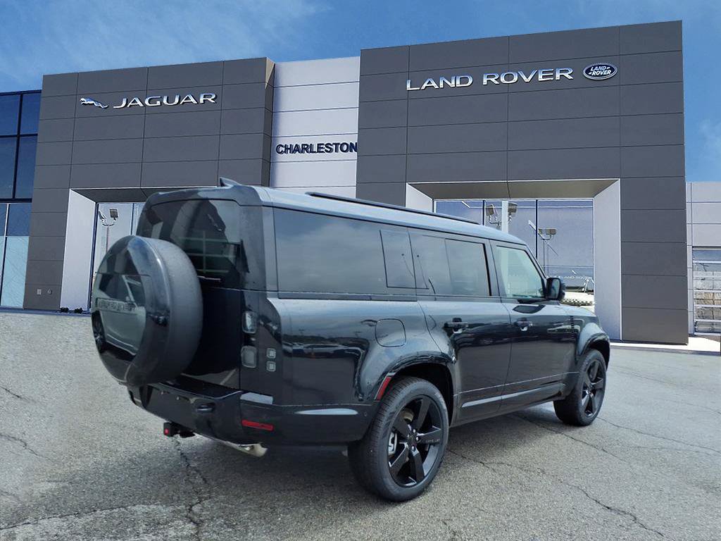 Used 2026 Land Rover Defender 130 X-Dynamic SE AWD/4WD image 5