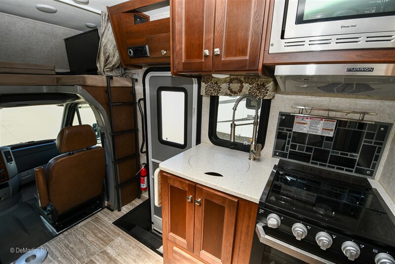 Used 2018 Mercedes-Benz Sprinter 3500 image 13