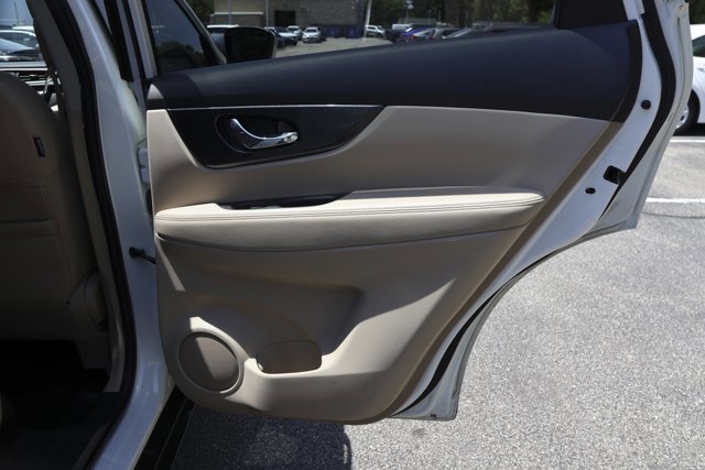 Used 2016 Nissan Rogue SL w/ SL Premium Package AWD/4WD image 28