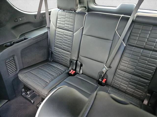 Used 2025 Cadillac Escalade ESV Sport Platinum AWD/4WD image 8