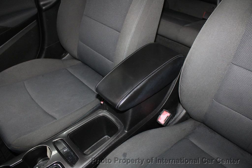 Used 2018 Chevrolet Cruze LT w/ Sun And Sound Package image 18