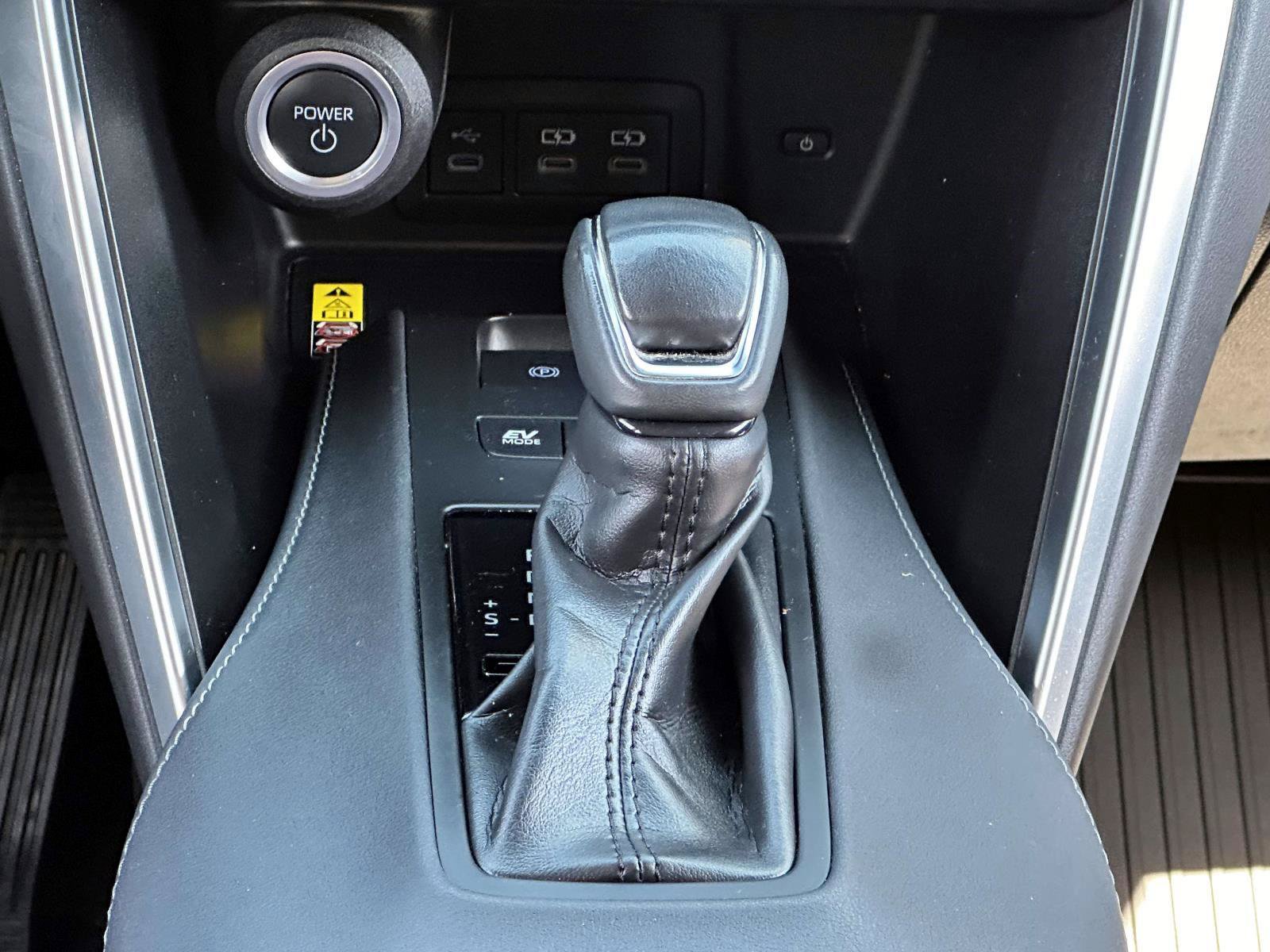Certified 2023 Toyota Venza LE AWD/4WD image 17