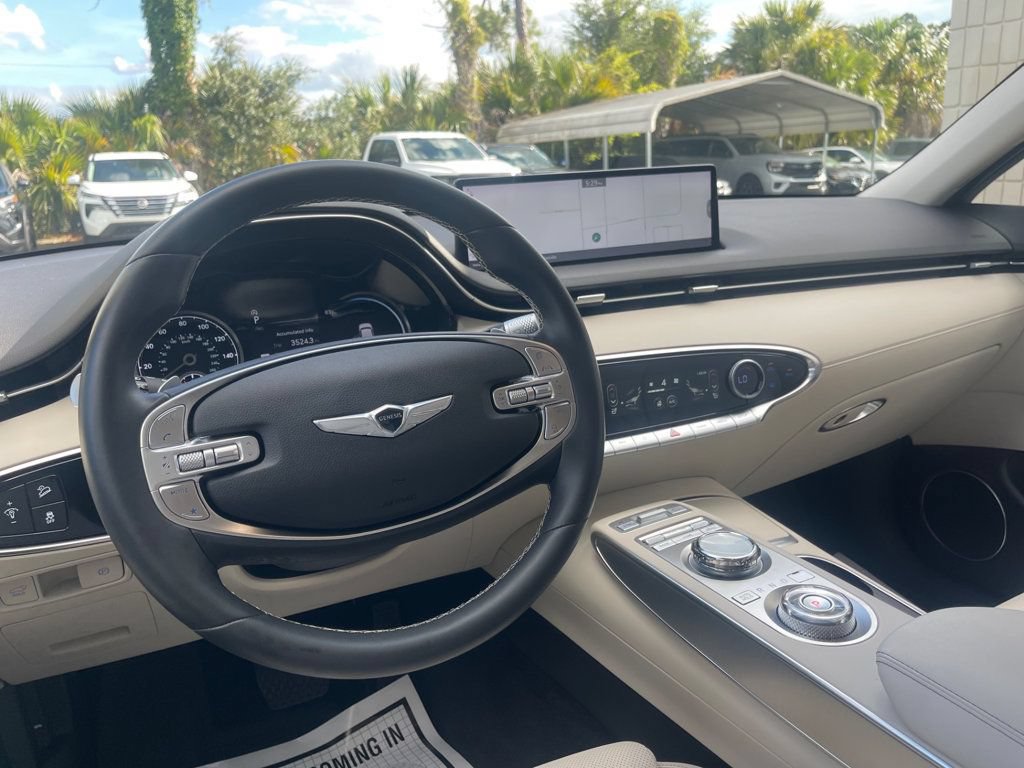 Used 2025 Genesis GV70 2.5T w/ Select Package AWD/4WD image 17