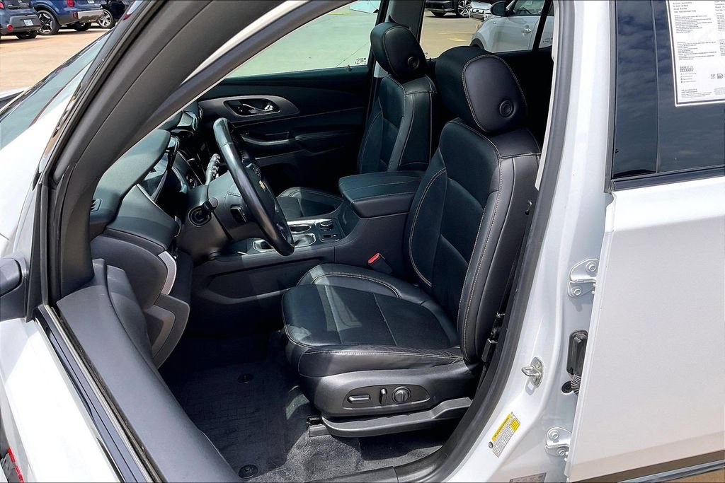 Used 2021 Chevrolet Traverse Premier w/ Redline Edition AWD/4WD image 24