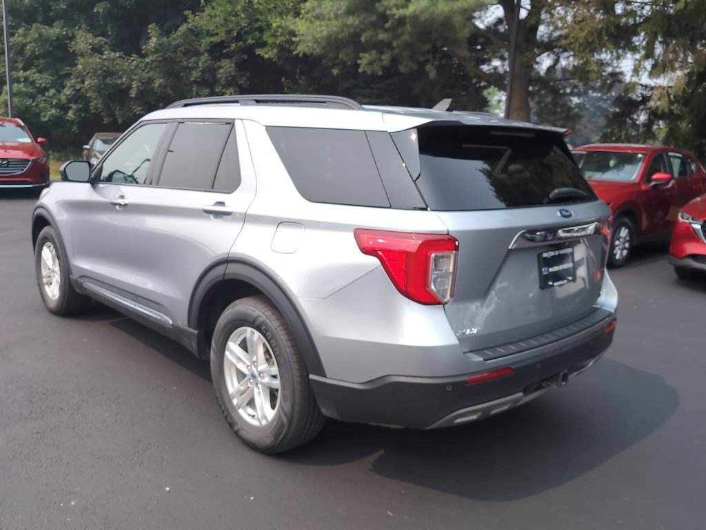 Used 2023 Ford Explorer XLT w/ Equipment Group 202A AWD/4WD image 13
