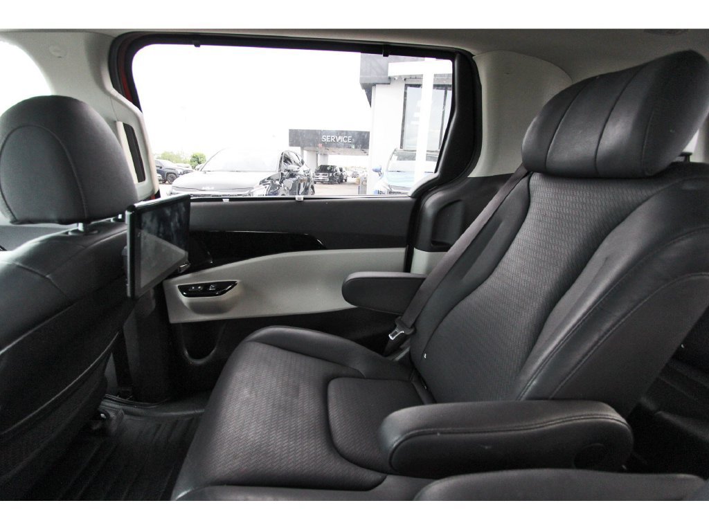 Used 2024 Kia Carnival SX Prestige FWD image 12