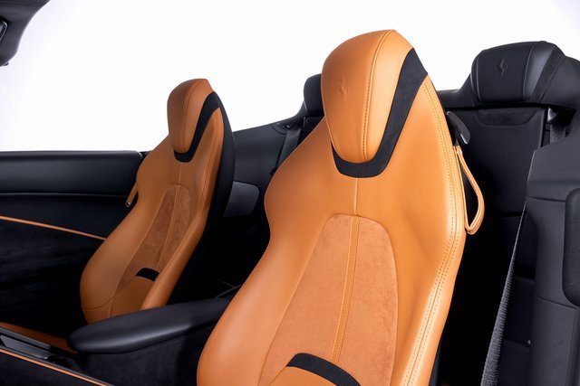 Used 2024 Ferrari Roma Spider image 21