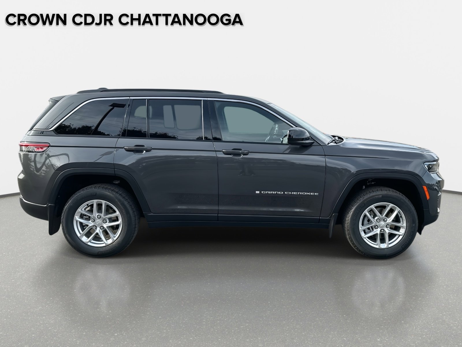 New 2025 Jeep Grand Cherokee Laredo X w/ Luxury Tech Group I AWD/4WD image 3