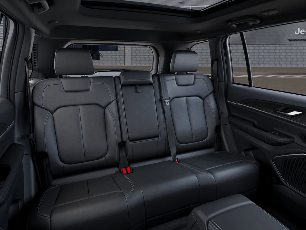 New 2026 Jeep Grand Cherokee Limited w/ Limited Altitude Package AWD/4WD image 15