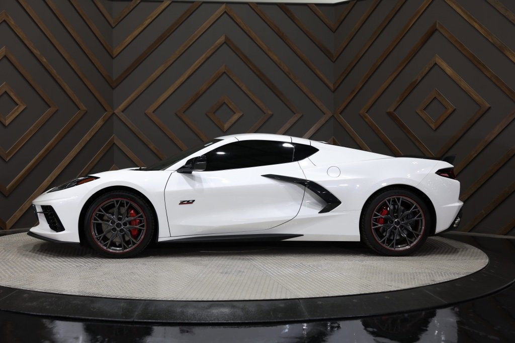 Used 2023 Chevrolet Corvette Stingray Premium Cpe w/ Z51 Performance Package image 4