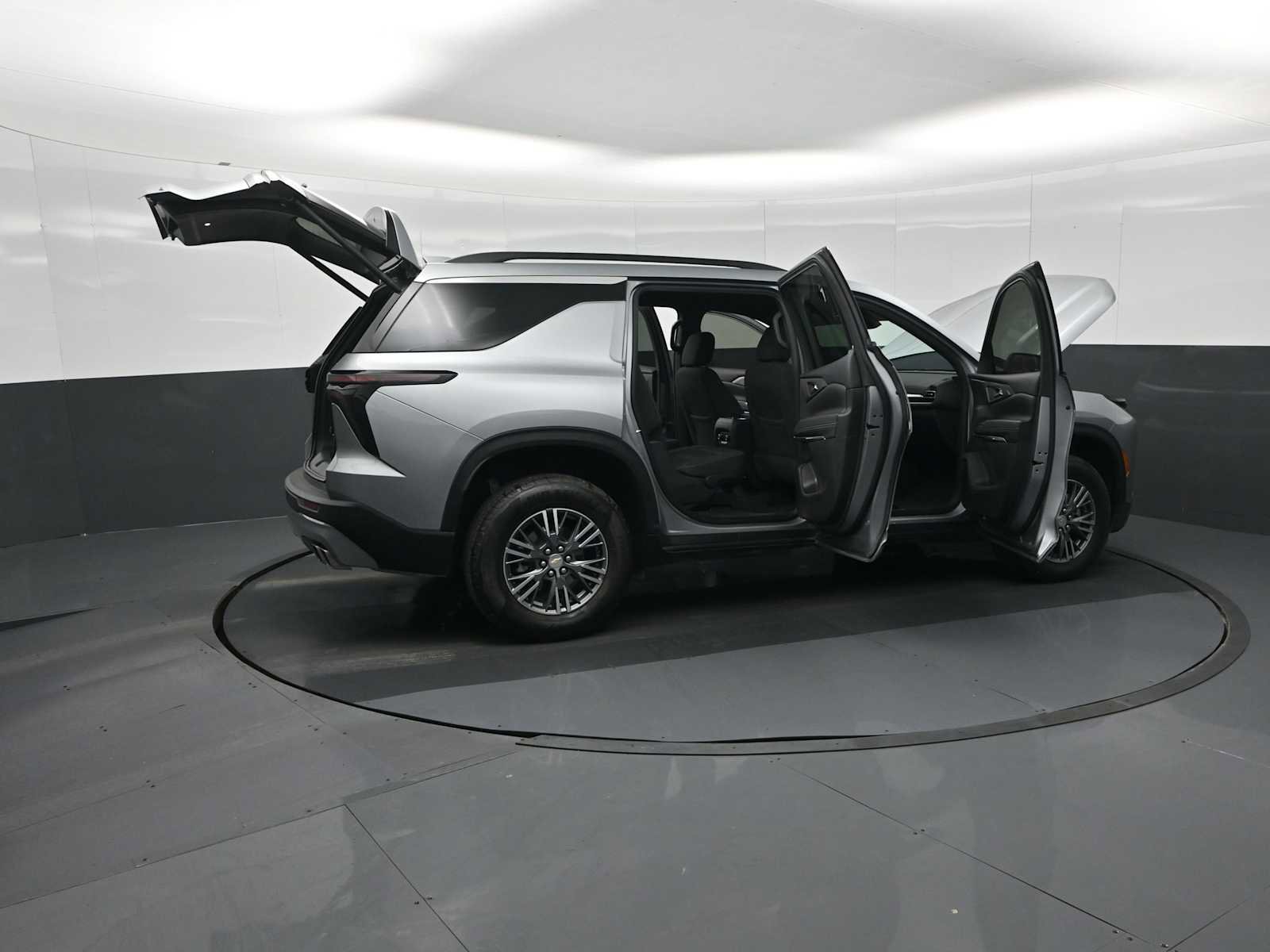 Used 2024 Chevrolet Traverse LT image 35