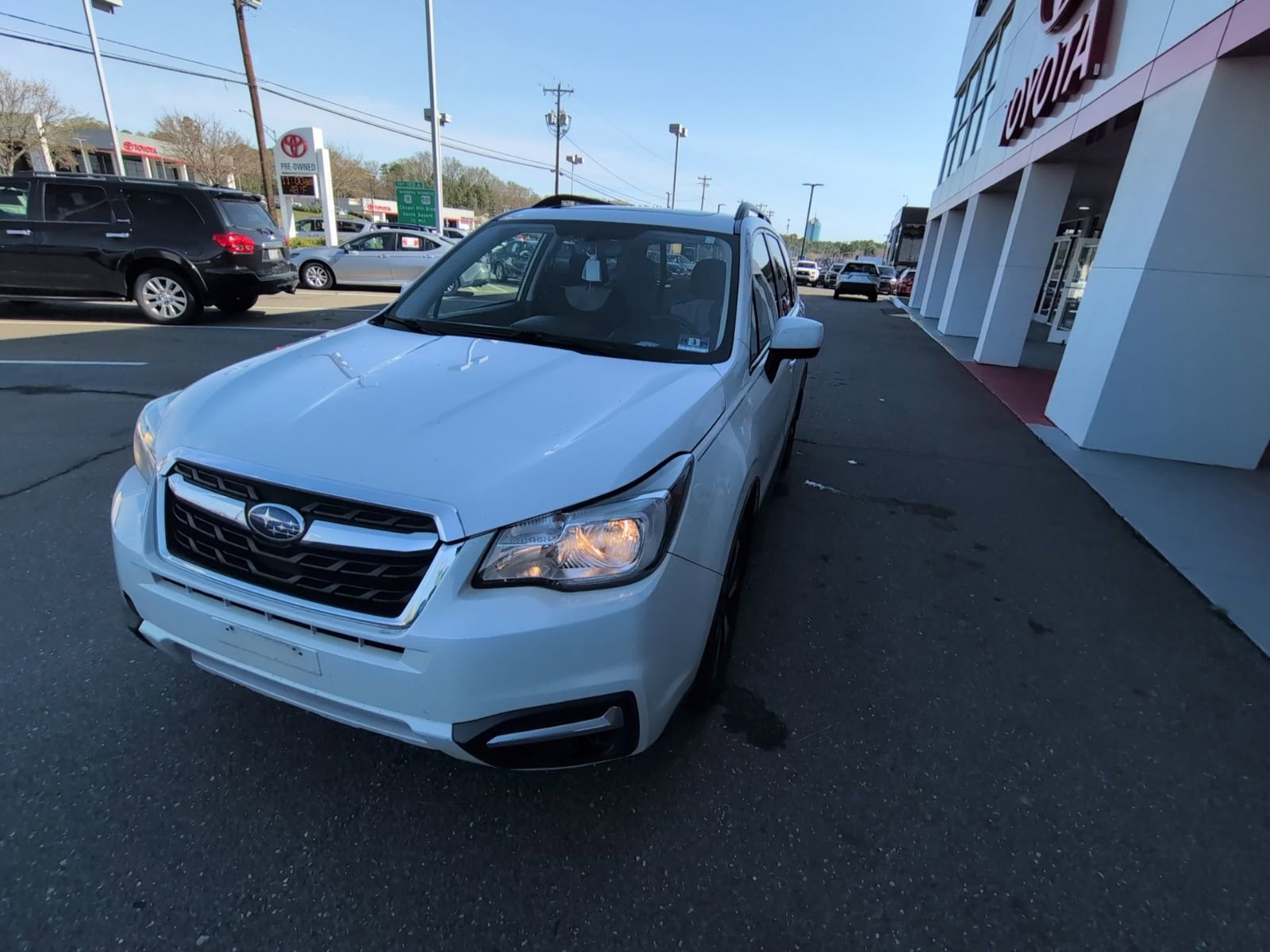 Used 2017 Subaru Forester 2.5i Premium w/ All-Weather Package image 13