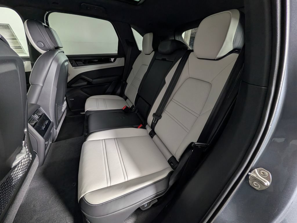 New 2026 Porsche Cayenne AWD/4WD image 23
