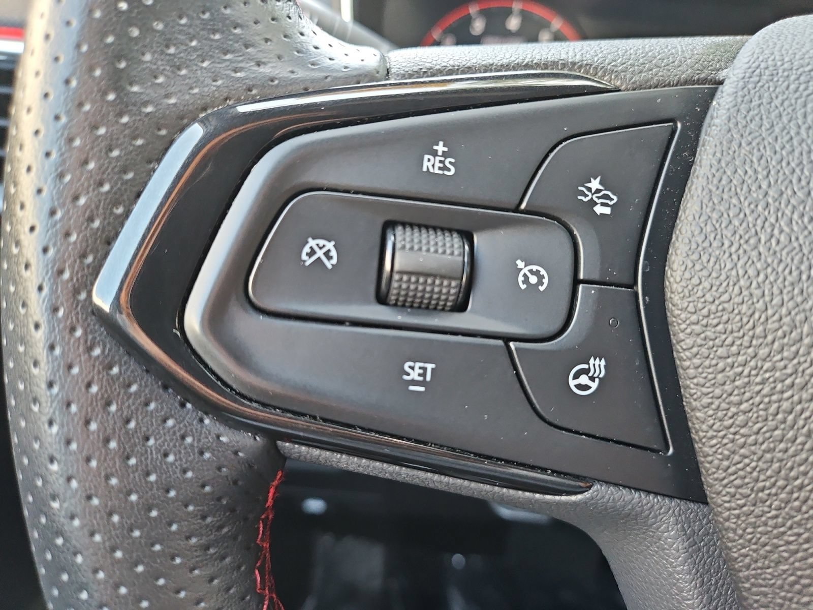 Used 2023 Chevrolet TrailBlazer RS FWD image 30