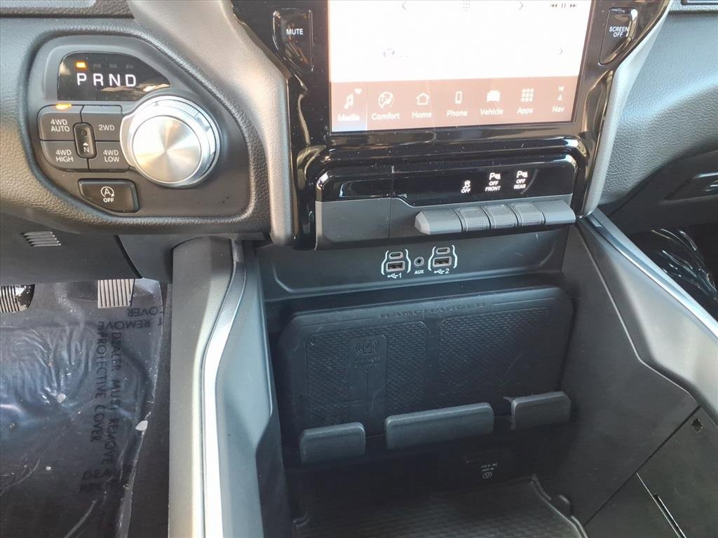 Used 2025 RAM 1500 Laramie image 12