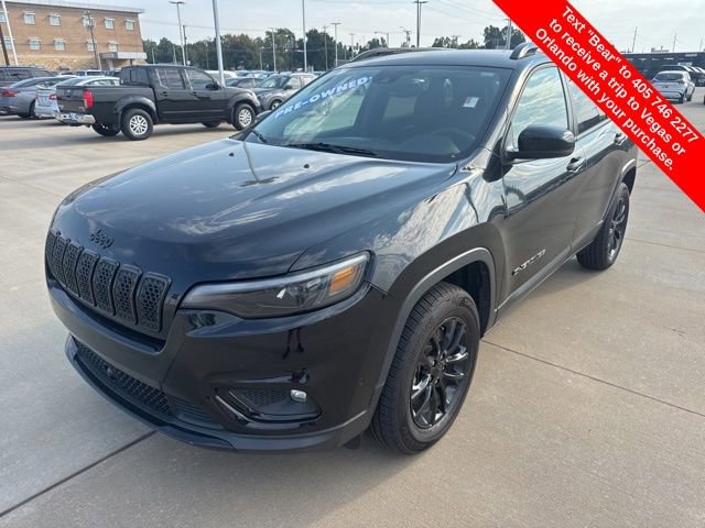 Used 2023 Jeep Cherokee Altitude Lux image 1