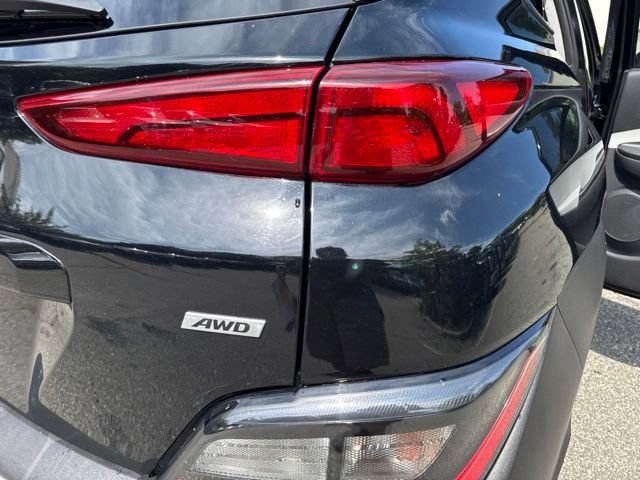 Used 2023 Hyundai Kona SEL AWD/4WD image 32