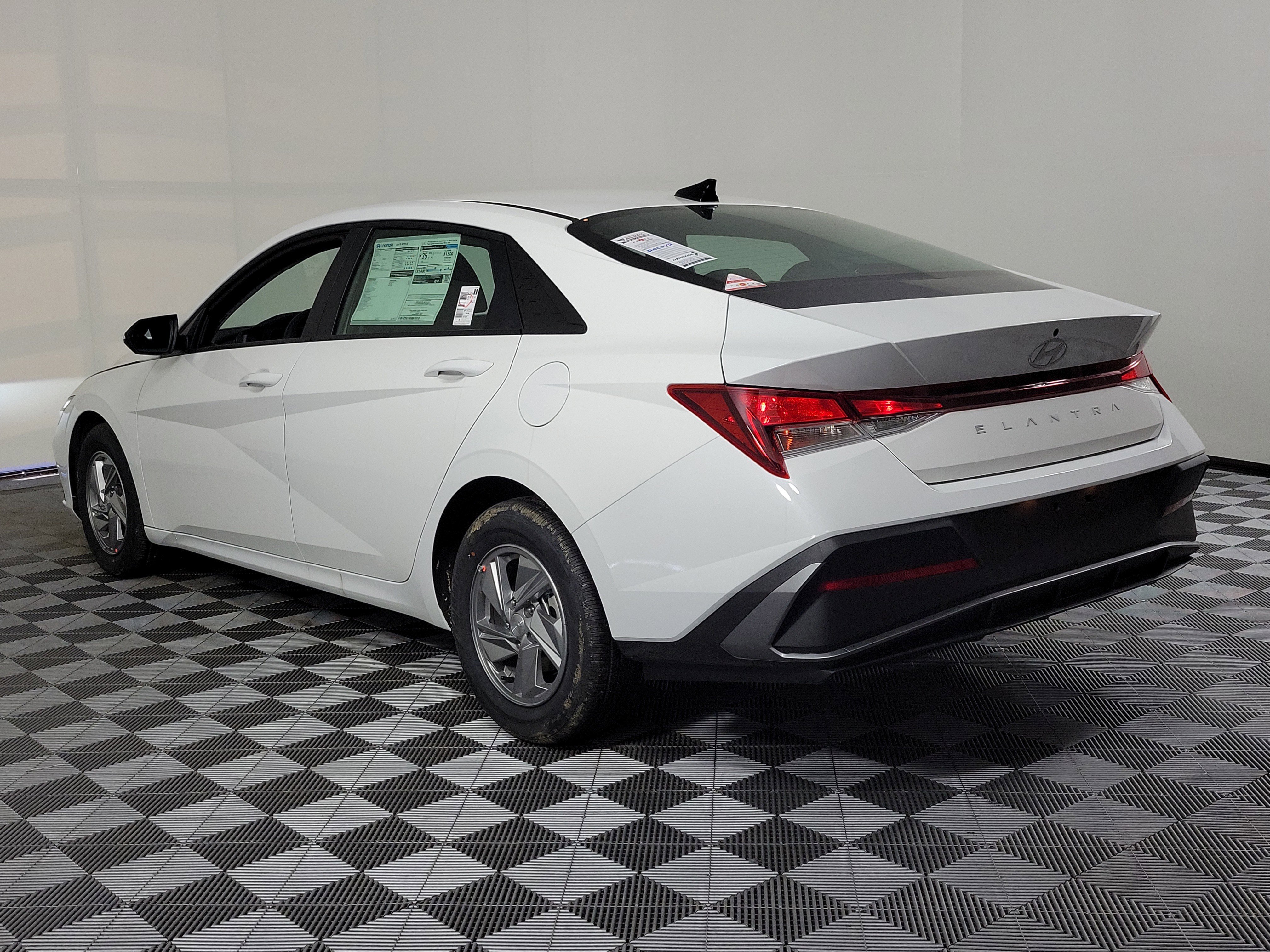New 2026 Hyundai Elantra SE image 38