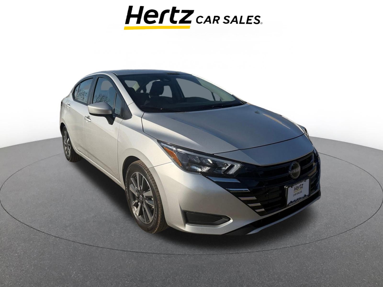 Used 2025 Nissan Versa SV image 1