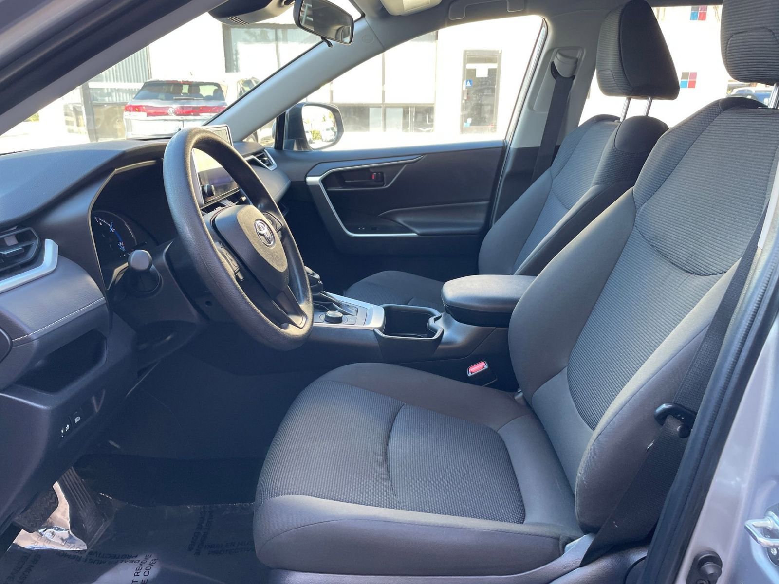 Used 2025 Toyota RAV4 LE image 27