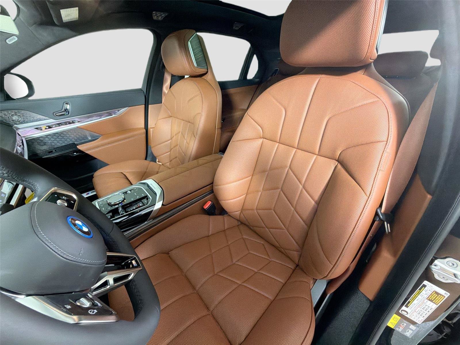 New 2026 BMW i7 xDrive60 w/ Executive Package AWD/4WD image 17