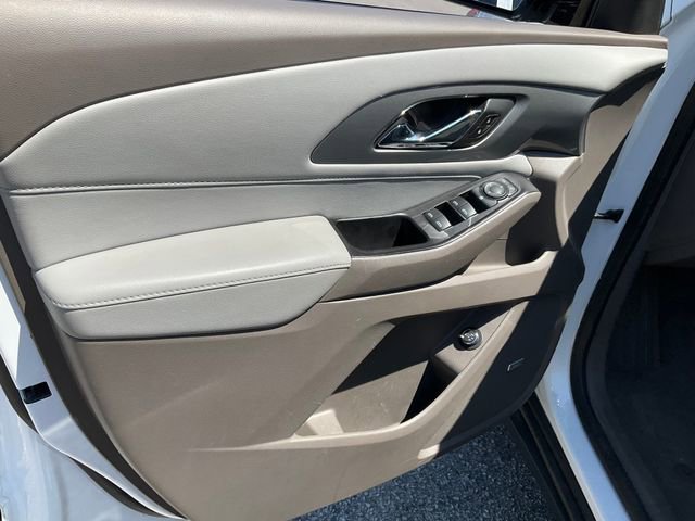 Used 2020 Chevrolet Traverse LT w/ LT Premium Package FWD image 7