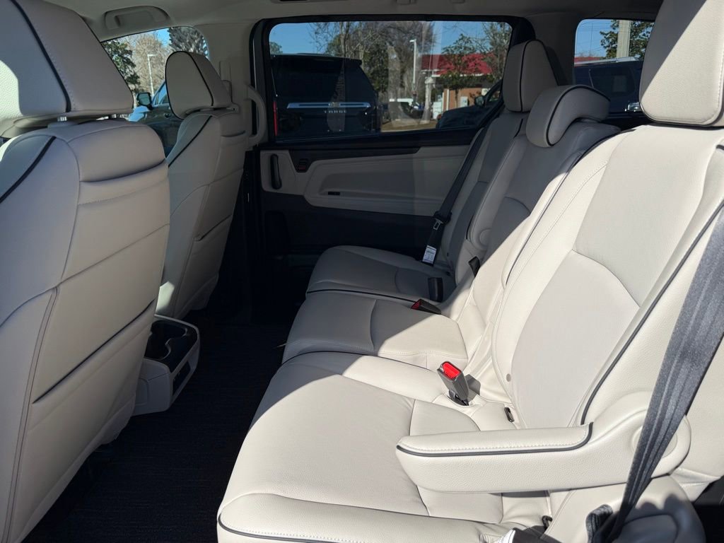 New 2026 Honda Odyssey Touring image 7