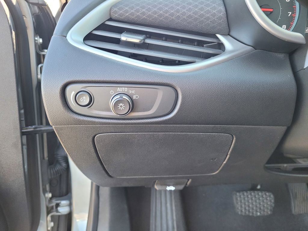 Used 2024 Chevrolet Malibu LT FWD image 24