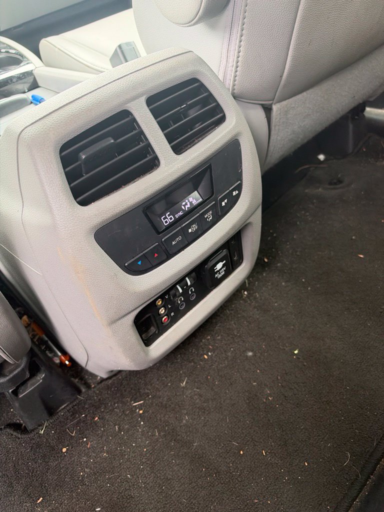 Used 2016 Honda Pilot Touring image 22
