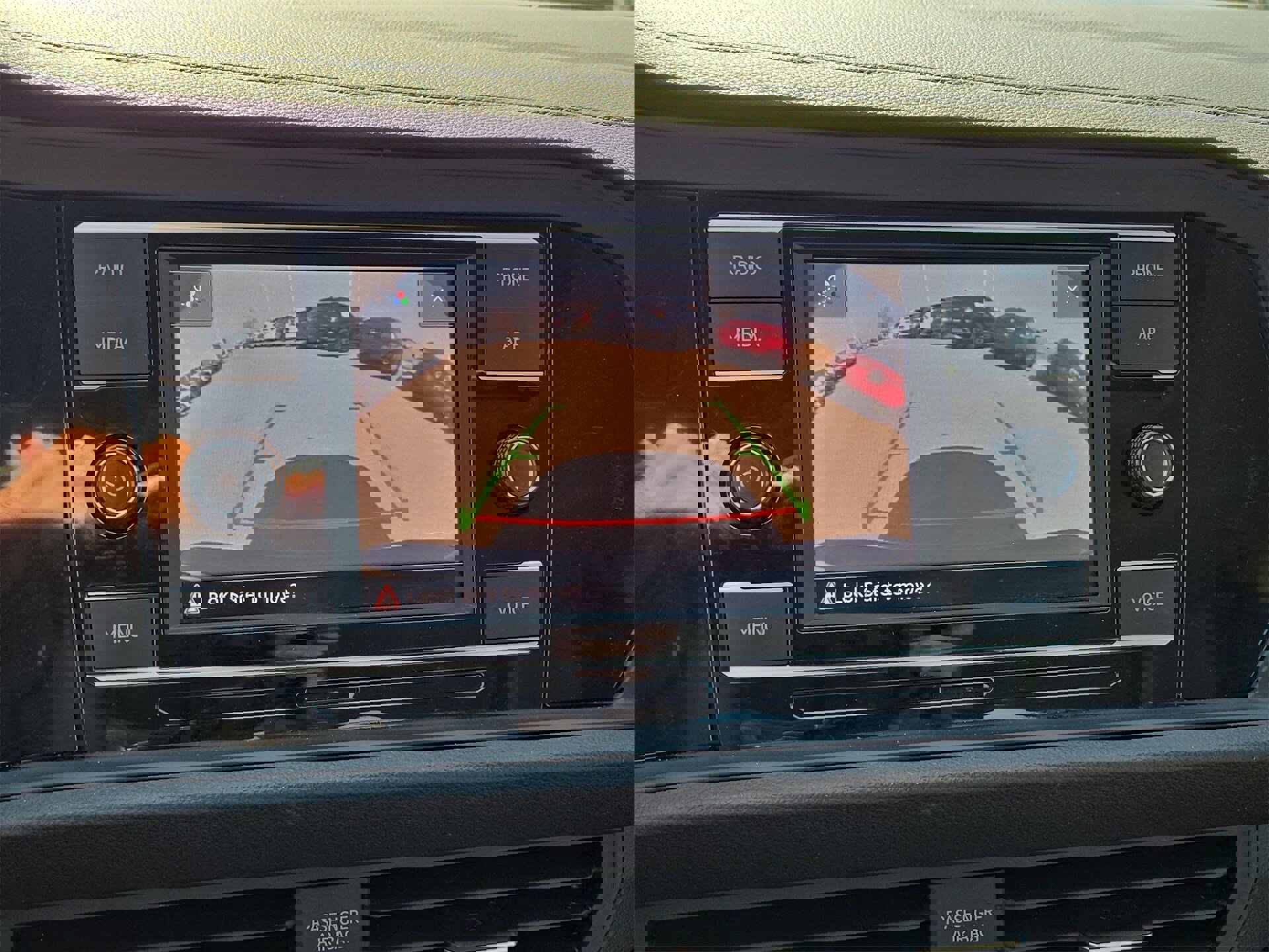 Used 2024 Volkswagen Jetta SE image 18