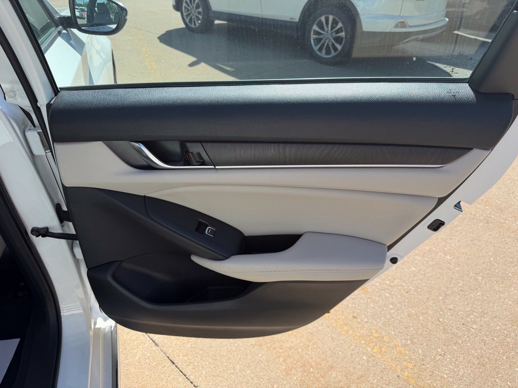 Used 2020 Honda Accord EX-L image 31