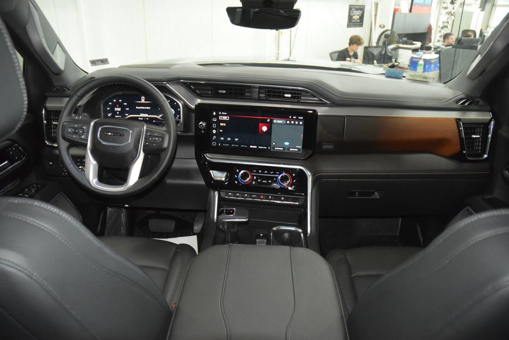 Used 2025 GMC Sierra 1500 Denali w/ Denali Reserve Package AWD/4WD image 32