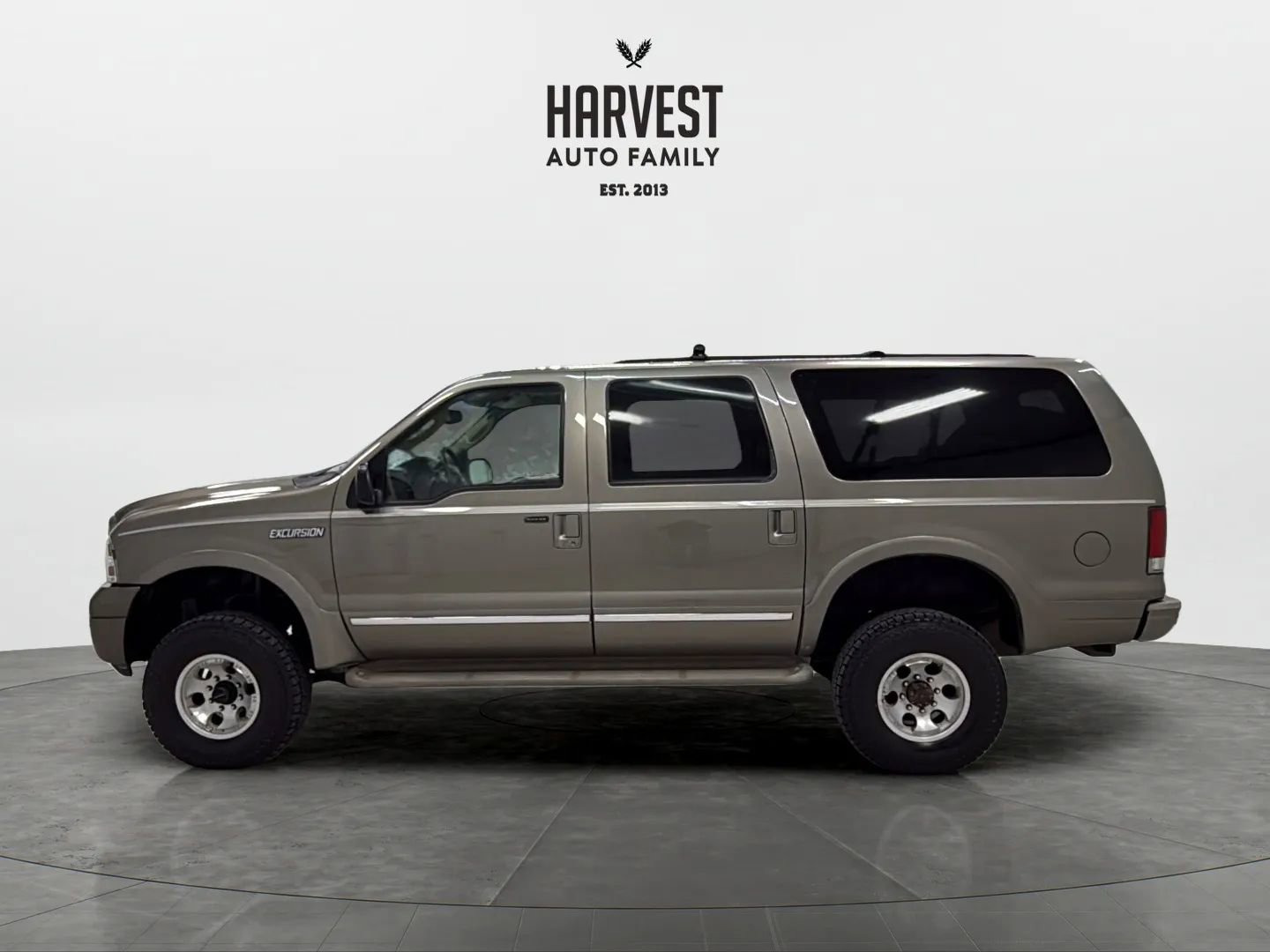 Used 2005 Ford Excursion Limited AWD/4WD image 2