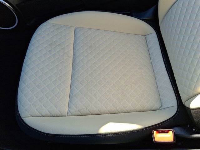 Used 2019 Volkswagen Beetle 2.0T SE image 25